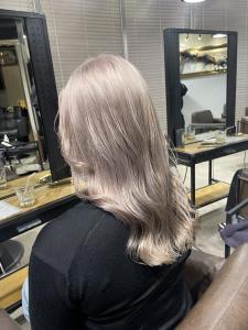 切りっぱなしボブ エアリーロング 美髪 ピンクブラウン - ARCANA 明治神宮前 表参道 原宿掲載
