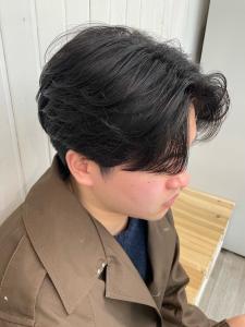 メンズカットアッシュブラックカルマパーマセンターバング渋谷 - N° anfeel 渋谷掲載