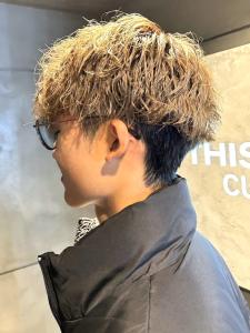 ツイストスパイラルパーマ　ミルクティーツートンカラー【札幌】 - THIS IS BARBER掲載