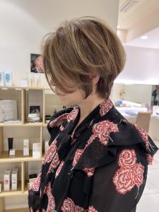 春夏　白髪ぼかしハイライトショート - marju銀座掲載