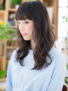 黒髪くすみカラー韓国風小顔ウェーブ巻き　アッシュブラック - COVER HAIR & SPA bliss 浦和西口店【カバー ヘア アンド スパ ブリス】掲載
