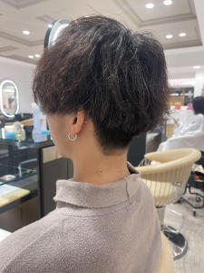 くせ毛を活かすマッシュスタイル - e.m.a PREMIUM BEAUTY SALON掲載