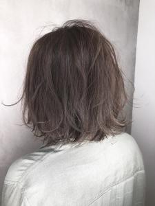カット：グラデーションボブ カラー：ミルクティーグレージュ - Lusso canaan掲載