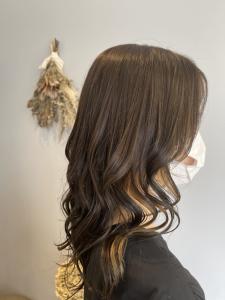 アッシュブラウン×インナーカラー - LiLi.hair掲載