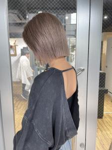 切りっぱなしボブ エアリーロング 美髪 ピンクブラウン - ARCANA 明治神宮前 表参道 原宿掲載