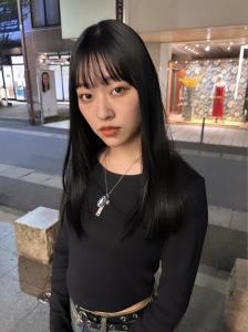 【天神】ブラックパープル×ストレートロング☆山之内 - SARA BEAUTY×LIFESTYLE掲載