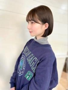 斜めバング/似合わせカット/グレージュカラー/耳掛けミディア - hair stars掲載