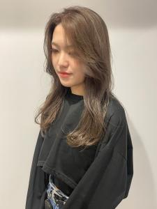 ミルクティーグレージュ かきあげバング　くびれ巻き - CAPA  central 天神・大名店掲載