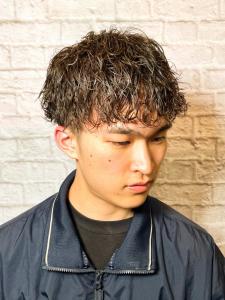 縦におちるツイストスパイラル - 銀座マツナガ 新宿野村ビル店掲載