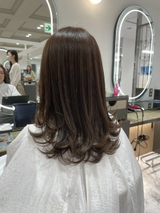 大人ナチュラルロング - e.m.a PREMIUM BEAUTY SALON掲載