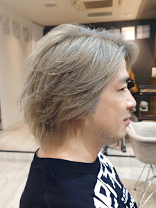 【メンズ/men's】レイヤーセンターパート×ブリーチシルバ