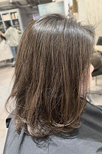 【ヘアジュレドゥ 松田】赤みを出さない白髪ぼかし - hair jurer deux掲載