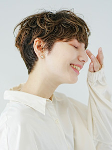 大人ショートパーマ - INCEPTION  GINZA 銀座掲載