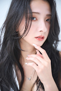 大人小顔ロングレイヤー韓国ヘア - lico 大通掲載