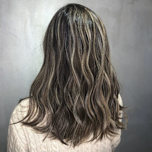 白髪ぼかしハイライト - Lusso libera 池袋店掲載