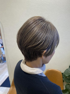 姫カットカールセミディシアーカラー - STELLA by KENJE掲載