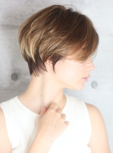 40代50代似合わせ小顔美髪シアーカラーカールショート - INCEPTION  GINZA 銀座掲載