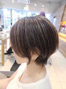 くびれショートの白髪ぼかしハイライト - LOHAS by KENJE掲載