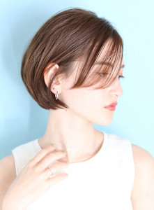 40代50代似合わせ小顔美髪シアーカラーカールショート - INCEPTION  GINZA 銀座掲載