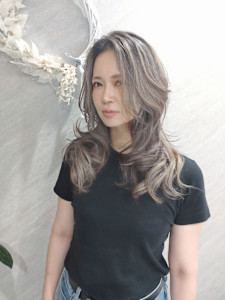 ソフトバレイヤージュで作るロングレイヤー - High street Hair掲載