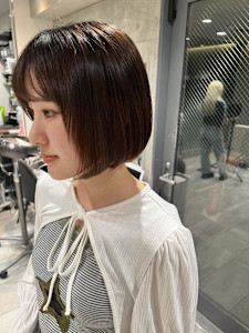 姫カットカールセミディシアーカラー - STELLA by KENJE掲載