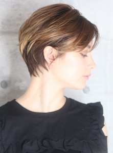40代デザインカラーオリーブベージュ小顔レイヤーカットショー - INCEPTION  GINZA 銀座掲載