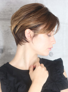 40代デザインカラーオリーブベージュ小顔レイヤーカット - INCEPTION  GINZA 銀座掲載