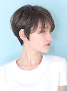 40代デザインカラーオリーブベージュ小顔レイヤーカット - INCEPTION  GINZA 銀座掲載