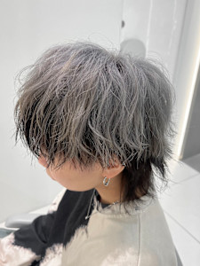 ブルーシルバー/シルバーアッシュ/メンズウルフ - ar+ hair salon 新宿三丁目店掲載