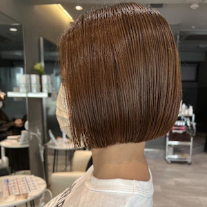 姫カットカールセミディシアーカラー - STELLA by KENJE掲載