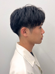 ニュアンスセンターパート 刈り上げ 緩めパーマ - MEN'S SALON SOLEIL by alfRed掲載