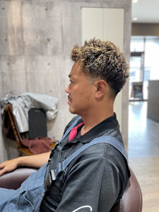 ショートアフロ