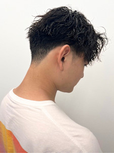 波打ちツイストスパイラル 黒髪 波巻きパーマ 刈り上げ - MEN'S SALON SOLEIL by alfRed掲載