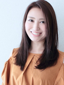 セミロングのナチュラルストレート - Hivira(ハイビラ)武蔵小山の美容室掲載