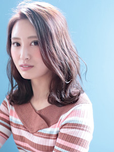 ラベンダーブラウンの大人ゆるふわミディアムボブ - Hivira(ハイビラ)武蔵小山の美容室掲載