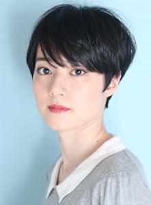 40代デザインカラーオリーブベージュ小顔レイヤーショート