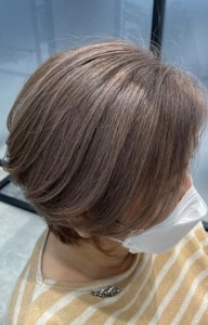 魅せるグレーヘア（白髪率８０％） - hair salon POCKET掲載