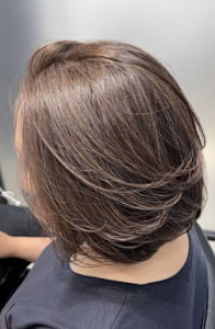 魅せるグレーヘア（白髪率３０％） - hair salon POCKET掲載