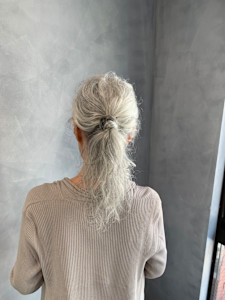 ウェーブ　パーマ　グレイヘア - Levi 神楽坂掲載