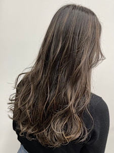 白髪ぼかしカラー - Ease by amble luxe 北千住掲載