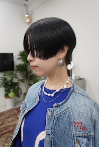 前下がりショート　モード　ダークブルージュ - BOW掲載