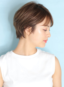40代50代小顔黒髪ネビージュボブルフワンレンショート