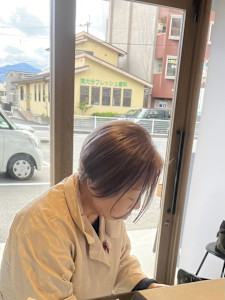 【sourire南大分】白髪ぼかしハイライト×ショートボブ - 半個室型美容室 Sourire 南大分店掲載