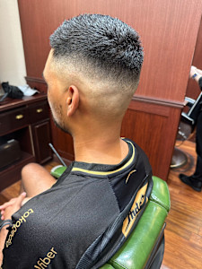 MEN'Sアッシュニュアンスパーマ韓国マッシュスペインカール - メンズ専門理容室 BroTokyo BARBERSHOP 銀座店掲載