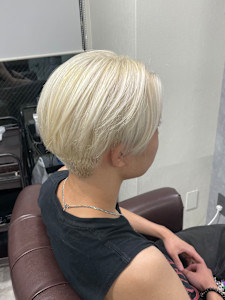 ホワイトカラー - GLADGE池袋/ダブルカラー/ブリーチ掲載