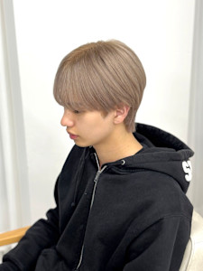 メンズミルクティーベージュ - scene by pizzicato掲載