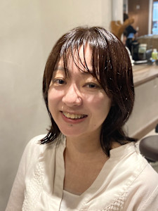 《お客様スタイル56》レイヤーミディアム×軽めバング - AMULETTE BY SAFARI掲載