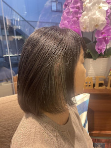 白髪染め&矯正毛でも出来るイヤリングカラー - EMU international 春日部本店掲載