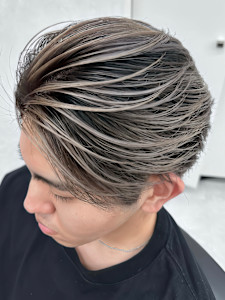 大人っぽいシルバーバレイヤージュ - メンズサロンPORT浦和 ツイストスパイラル/波巻き/ブリーチ掲載