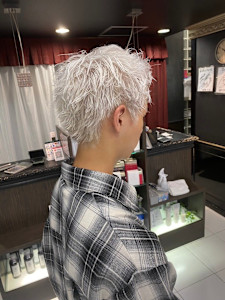 ホワイトシルバー/ホワイトカラー/ハイトーンメンズ/池袋 - prize Iris 池袋【プライズ アイリス】池袋駅東口店掲載